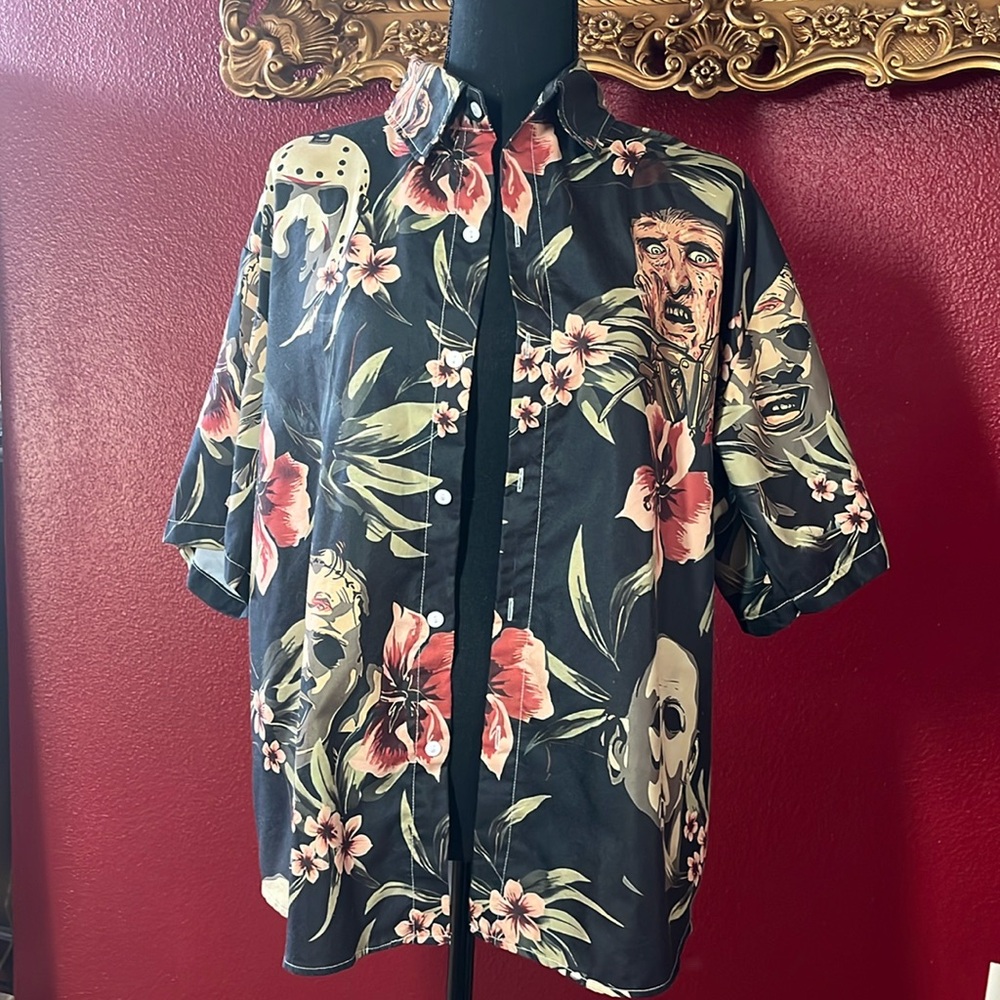 Men’s Large button down causal horror